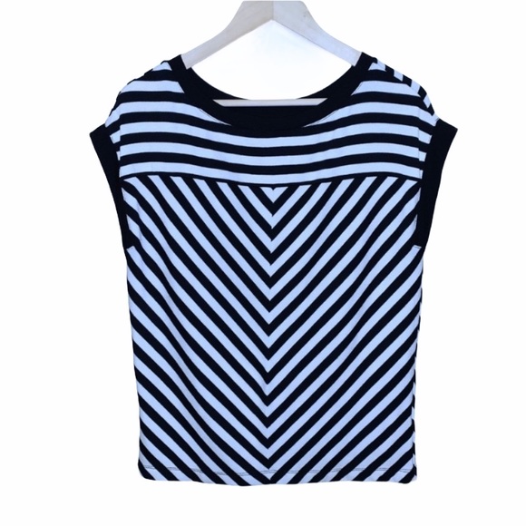 EUC GAP Chevron Striped Sleeveless Sweater Top - Picture 1 of 6